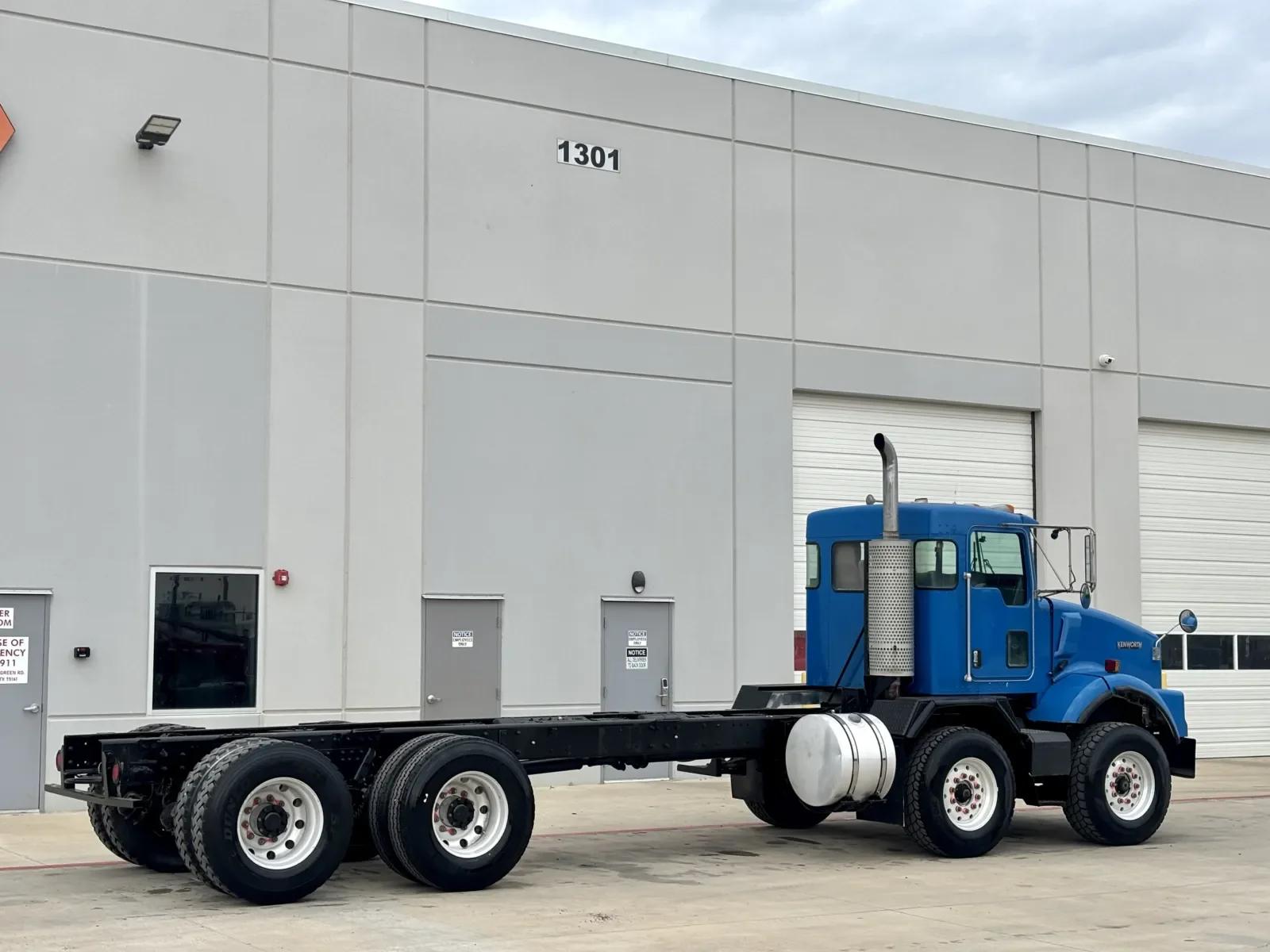 2005 Kenworth T800 in Hutchins, TX — photo 5