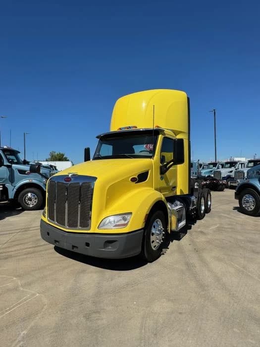 2021 Peterbilt 579 in Dallas, TX — photo 4