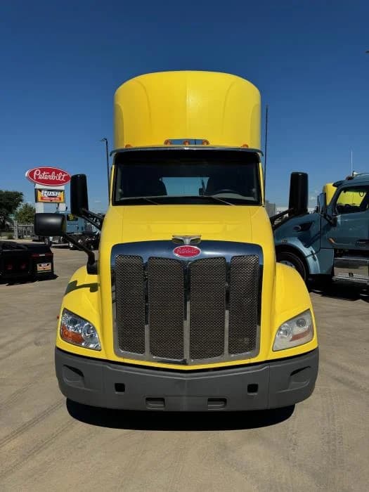2021 Peterbilt 579 in Dallas, TX — photo 5