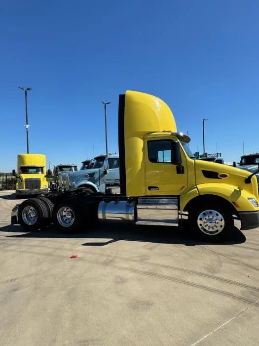 2021 Peterbilt 579 in Dallas, TX — photo 8