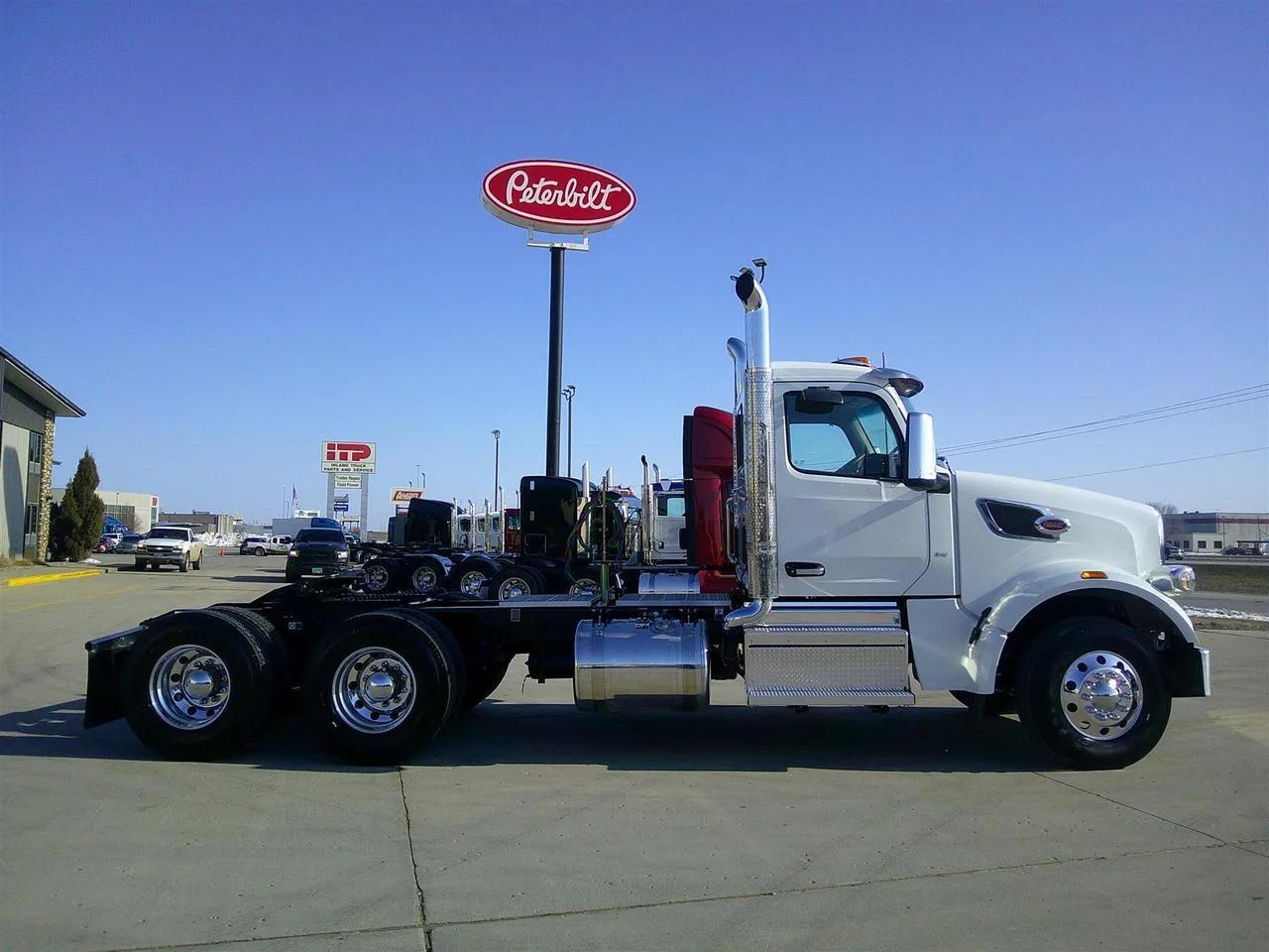 2027 Peterbilt 567 in Fargo, ND — photo 4