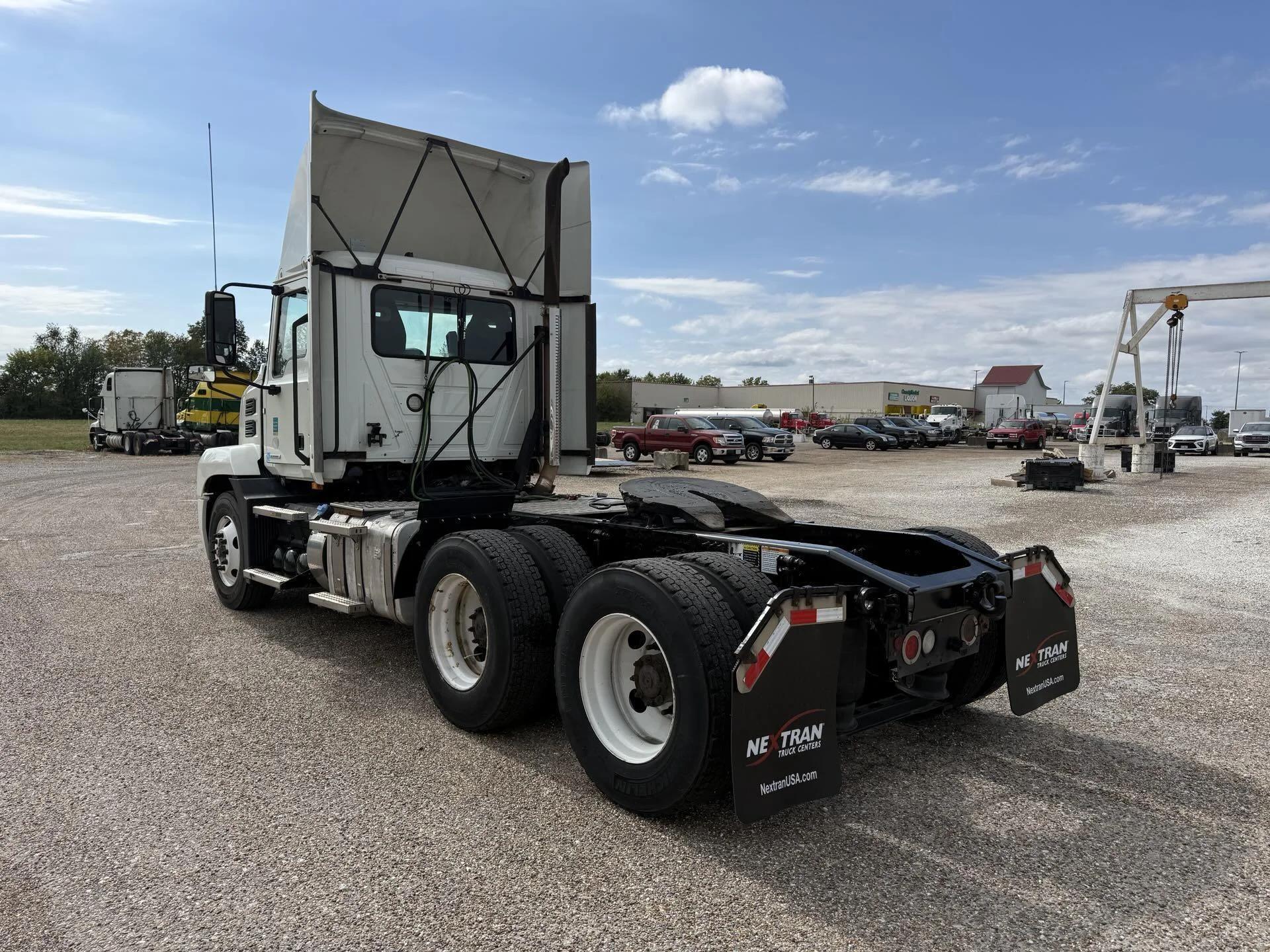 2019 Mack Anthem in Quincy, IL — photo 6