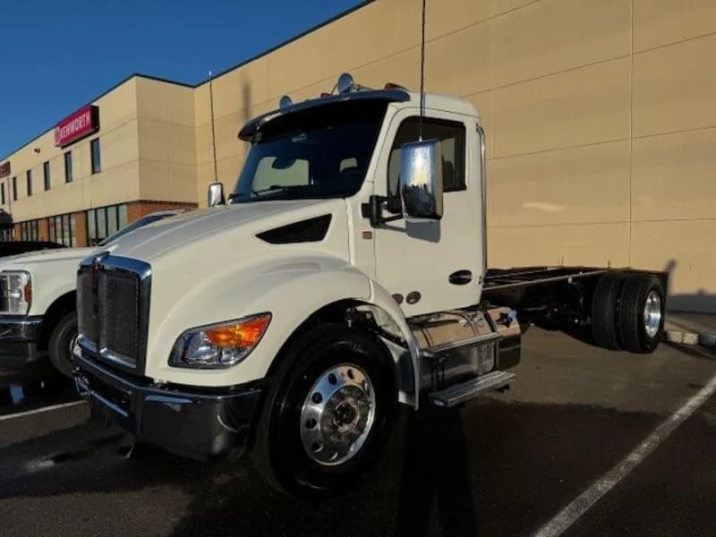 2025 Kenworth T380