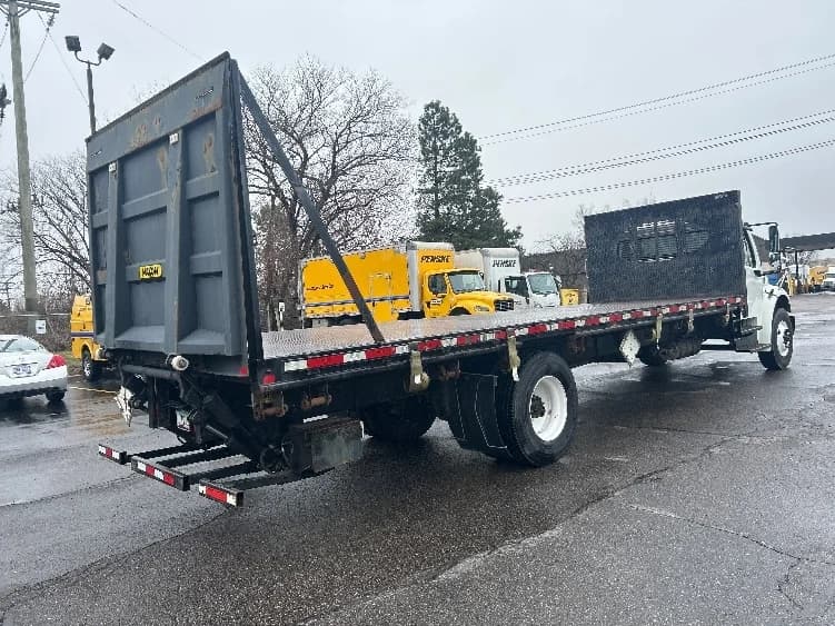 2018 Freightliner M2 106 in Lansing, MI — photo 10