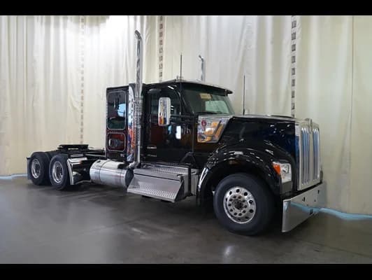 2027 Kenworth W990