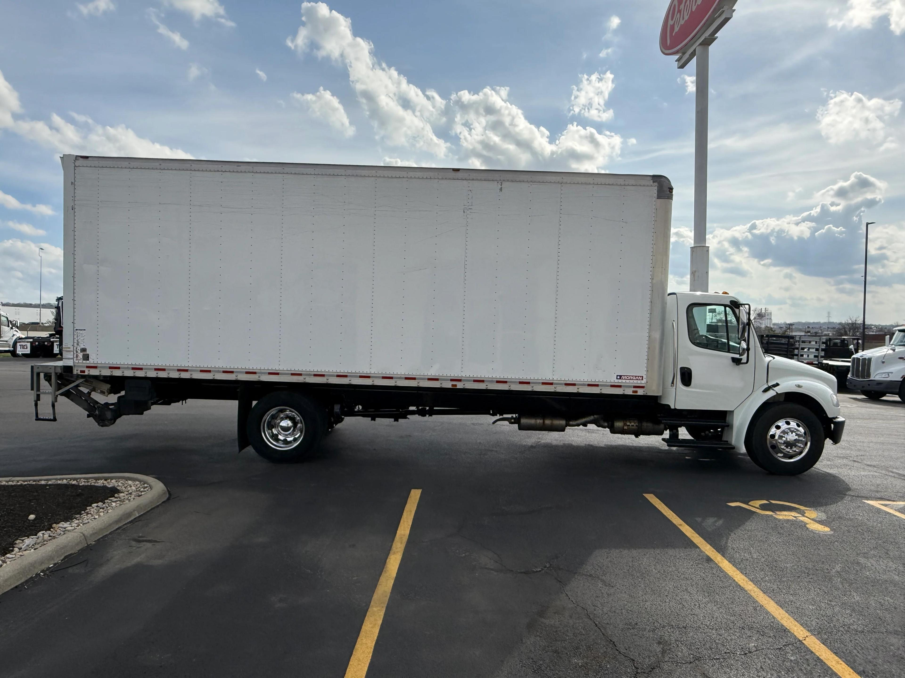 2020 Freightliner M2 106 in Dayton, OH — photo 6
