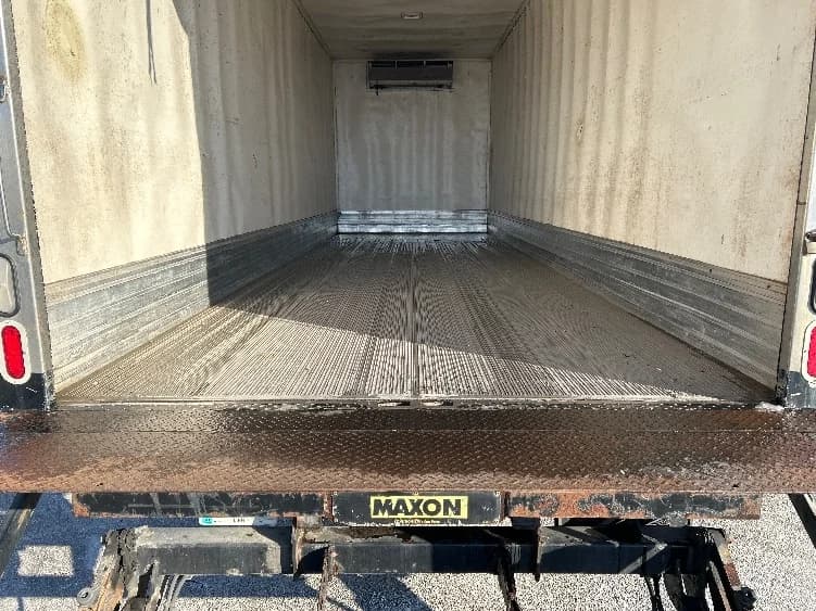2015 Freightliner M2 106 in North Liberty, IA — photo 10