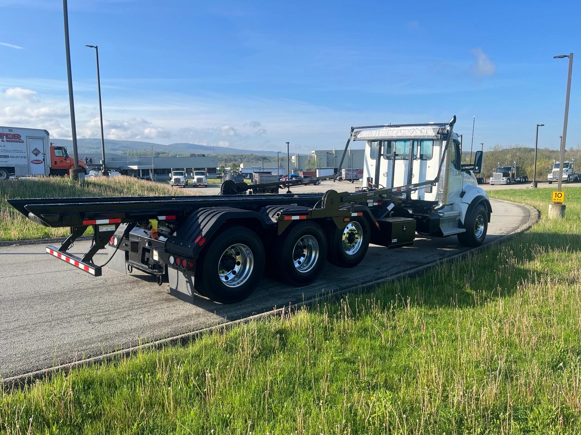 2024 Kenworth T880 in ALLENTOWN, PA — photo 4