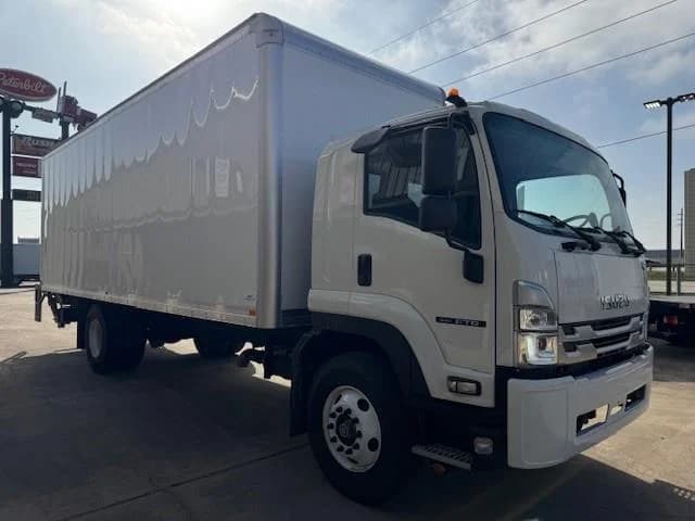 2026 Isuzu FTR in Sealy, TX — photo 3