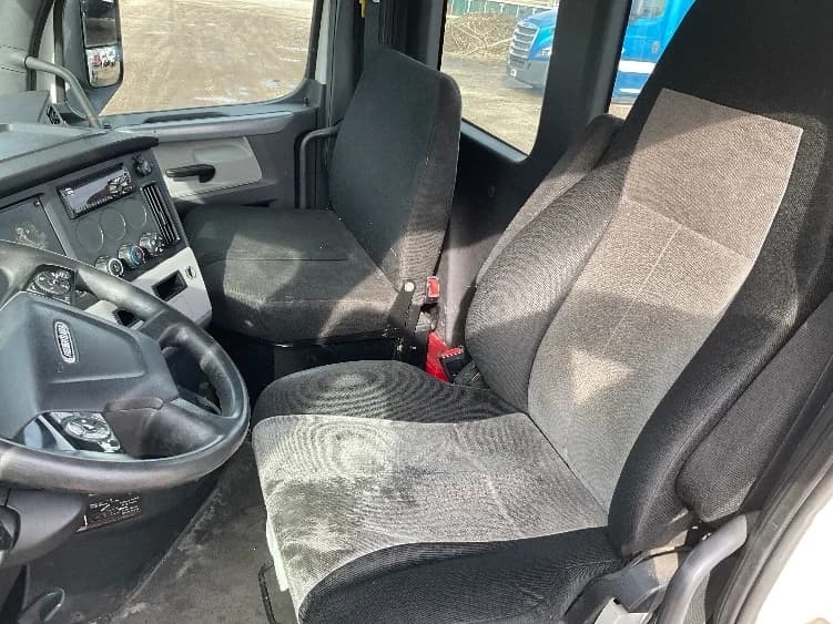 2019 Freightliner Cascadia in Chicago (Melrose Park), IL — photo 10