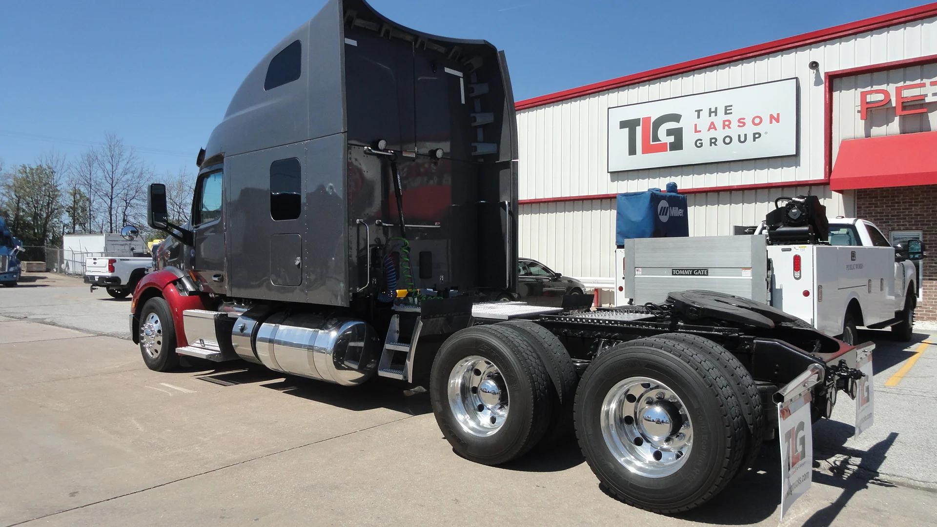 2021 Peterbilt 579 in O'Fallon, MO — photo 3