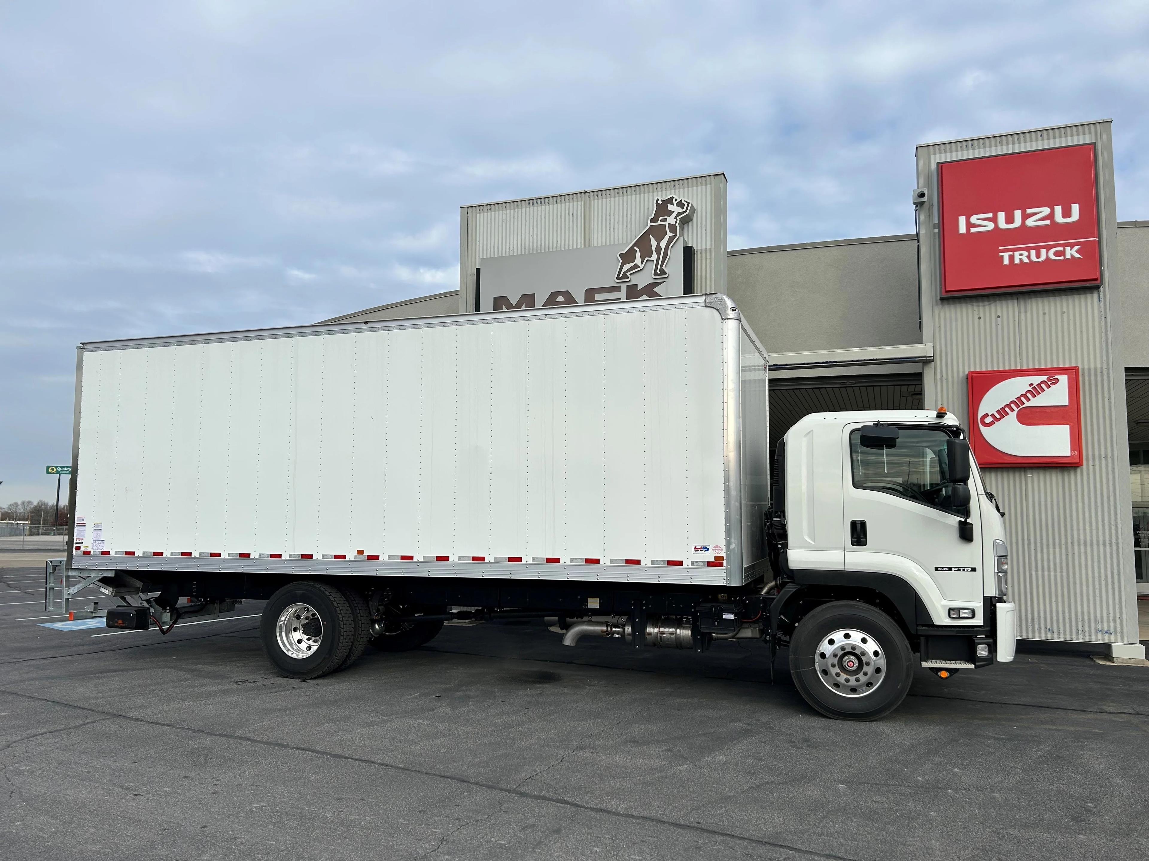 2025 Isuzu FTR in CAHOKIA, IL
