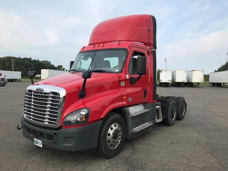 2018 Freightliner Cascadia in Rochester, NY — photo 3