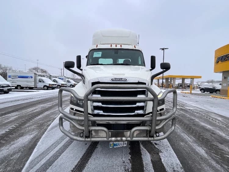 2019 Freightliner Cascadia in La Porte, IN — photo 2