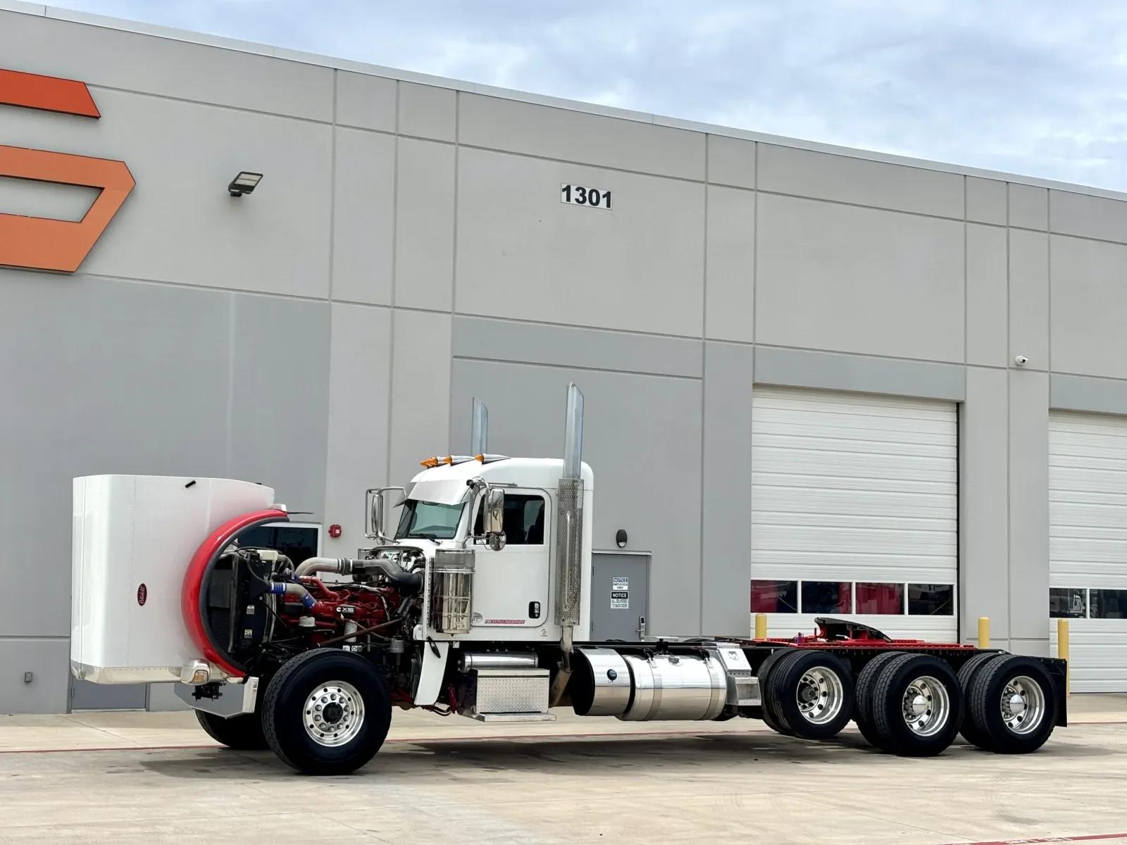 2019 Peterbilt 389 in Hutchins, TX — photo 10
