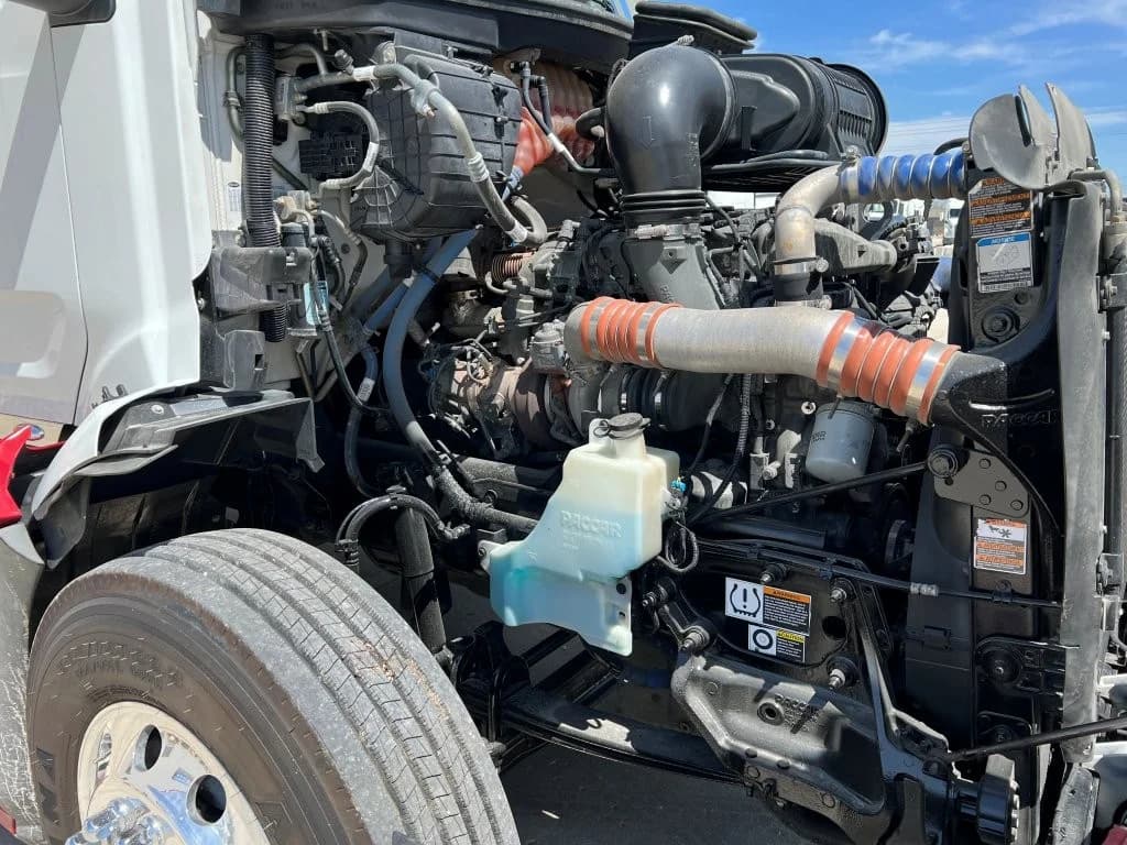 2022 Peterbilt 579 in Springfield, MO — photo 16