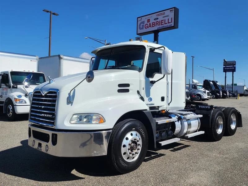 2016 Mack Pinnacle