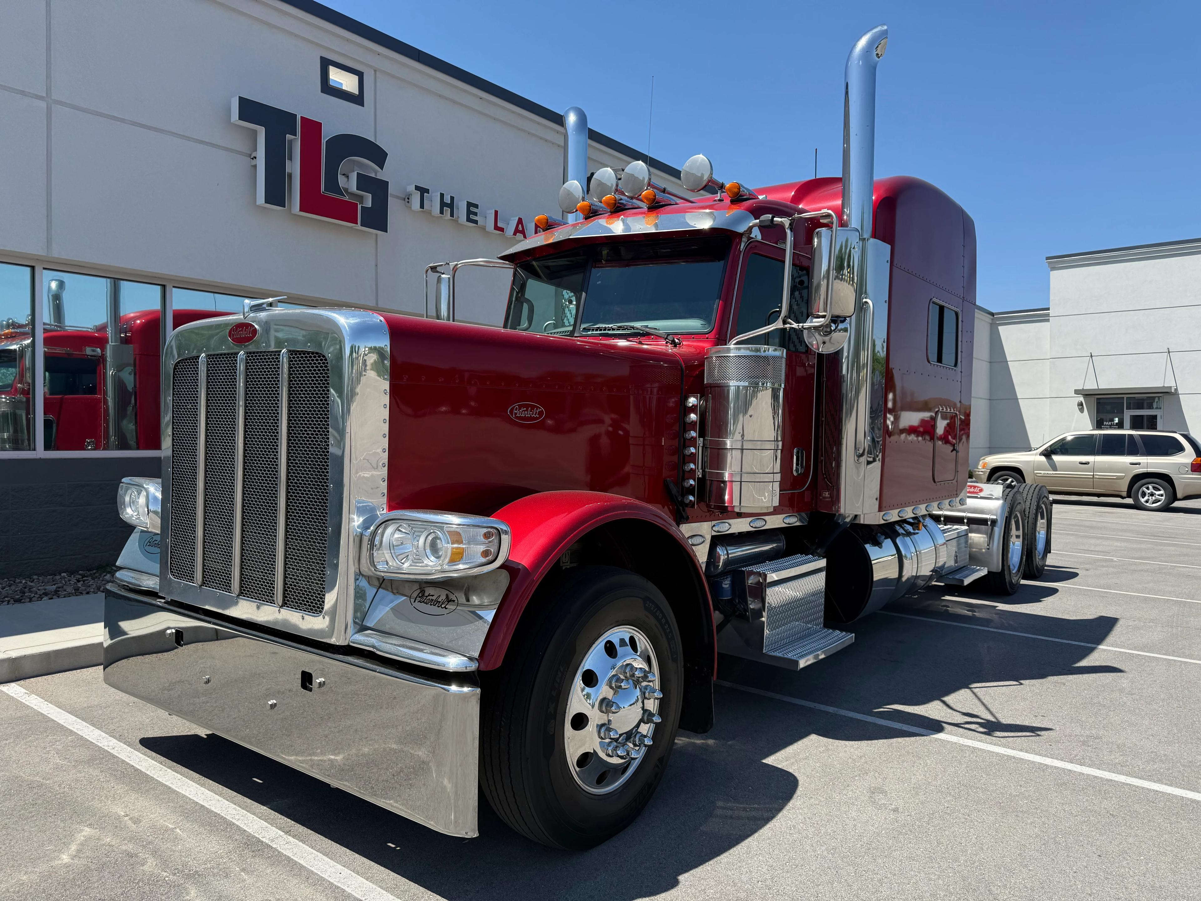 2023 Peterbilt 389 in Louisville, KY