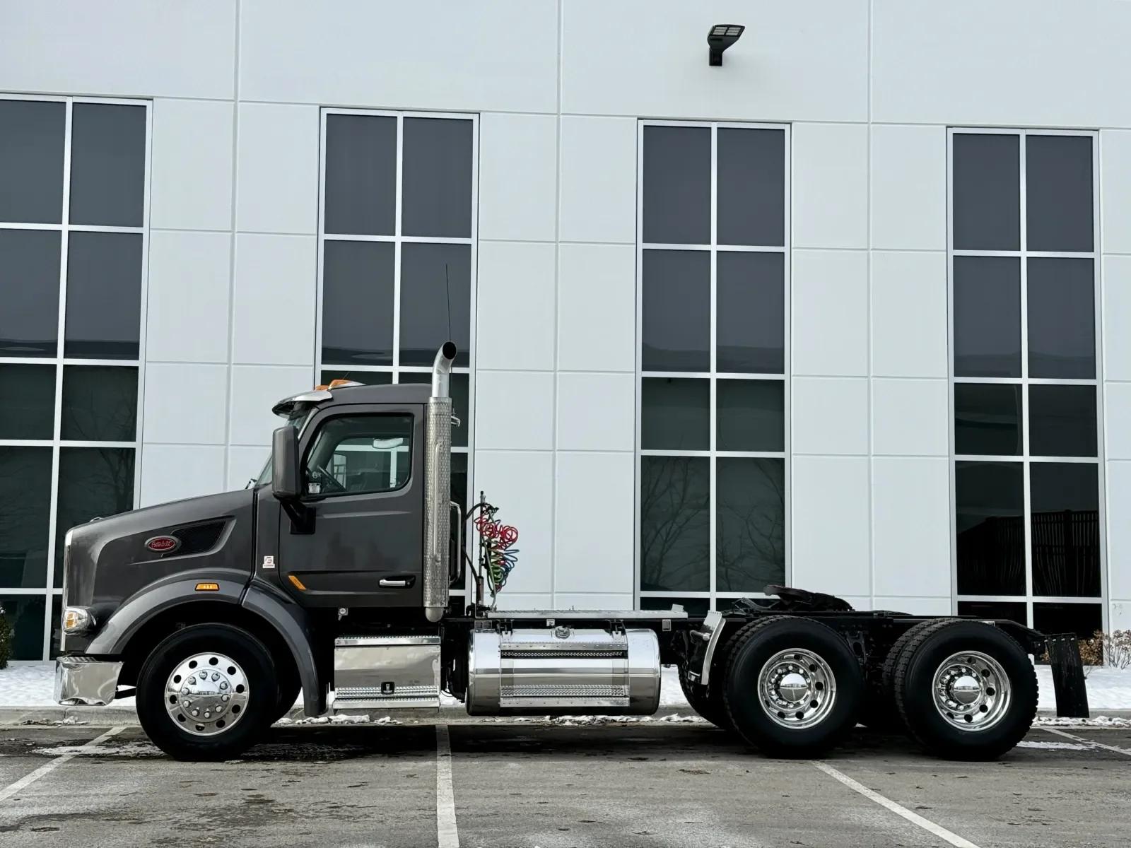 2022 Peterbilt 567 in New Lenox, IL — photo 4