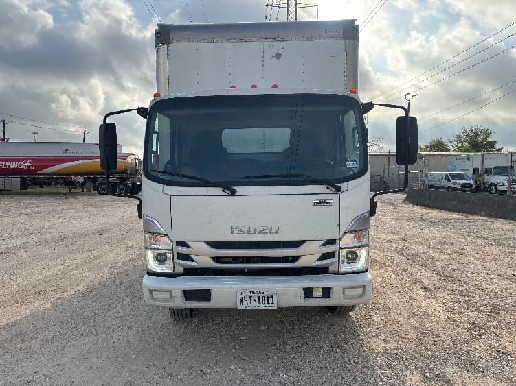 2022 Isuzu NRR in Dallas, TX — photo 2