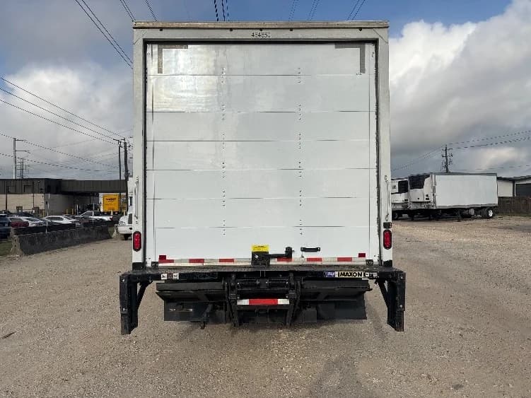 2022 Isuzu NRR in Dallas, TX — photo 7