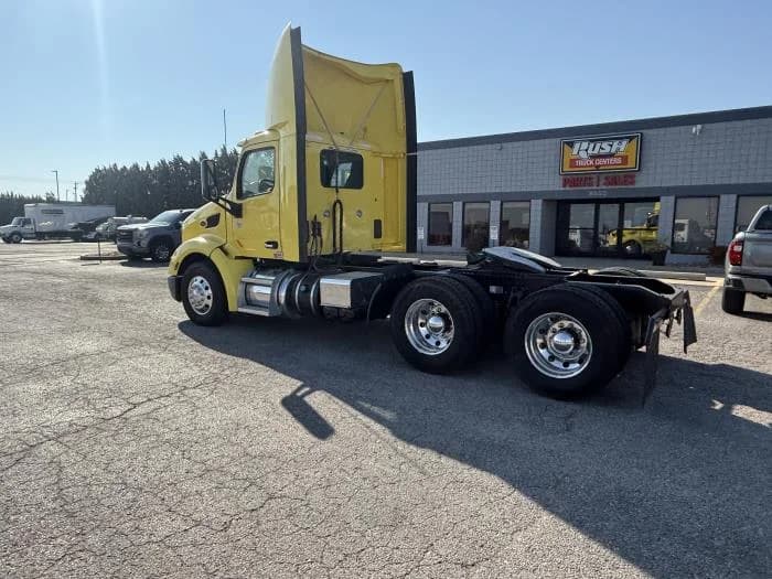 2021 Peterbilt 579 in St. Peters, MO — photo 5