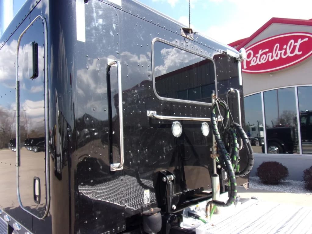 2019 Peterbilt 389 in Fort Smith, AR — photo 7