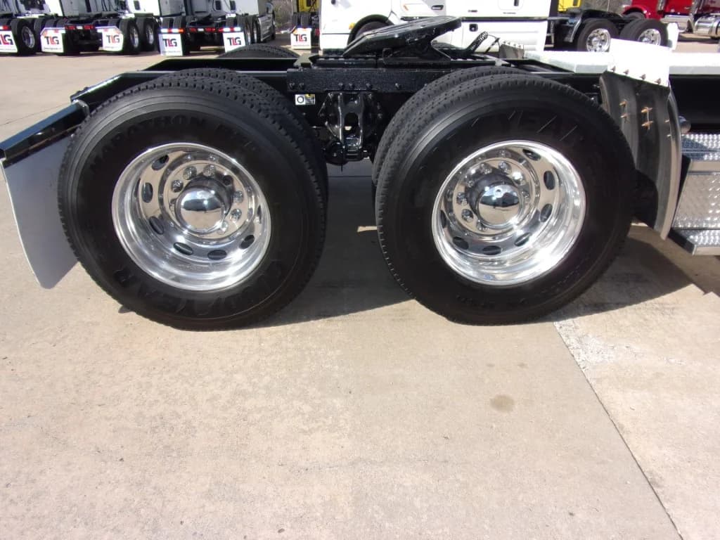 2019 Peterbilt 389 in Fort Smith, AR — photo 8