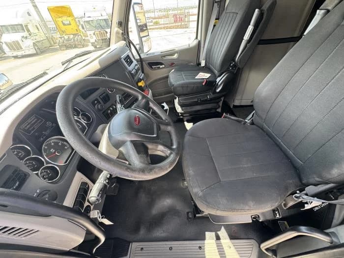 2022 Peterbilt 579 in El Paso, TX — photo 19