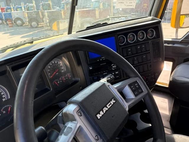 2019 Mack Anthem in Greensboro, NC — photo 4