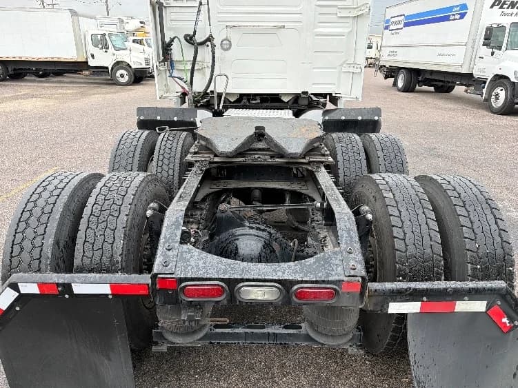 2023 Volvo VNL 760 in Dallas, TX — photo 6