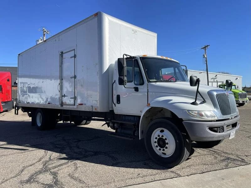 2019 International 4300 in AMARILLO — photo 2