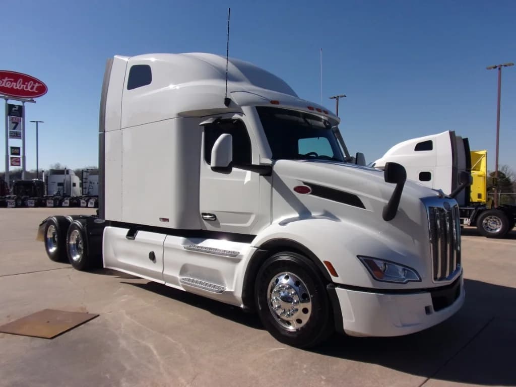 2024 Peterbilt 579 in Fort Smith, AR — photo 3