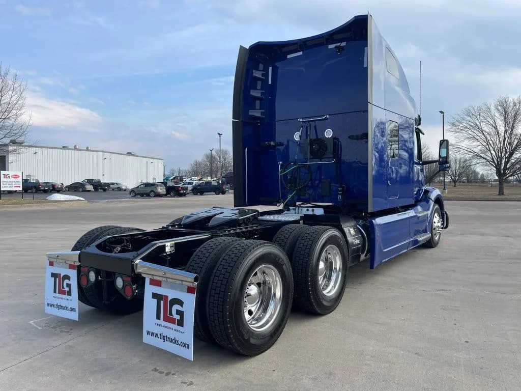 2023 Peterbilt 579 in Springfield, MO — photo 5