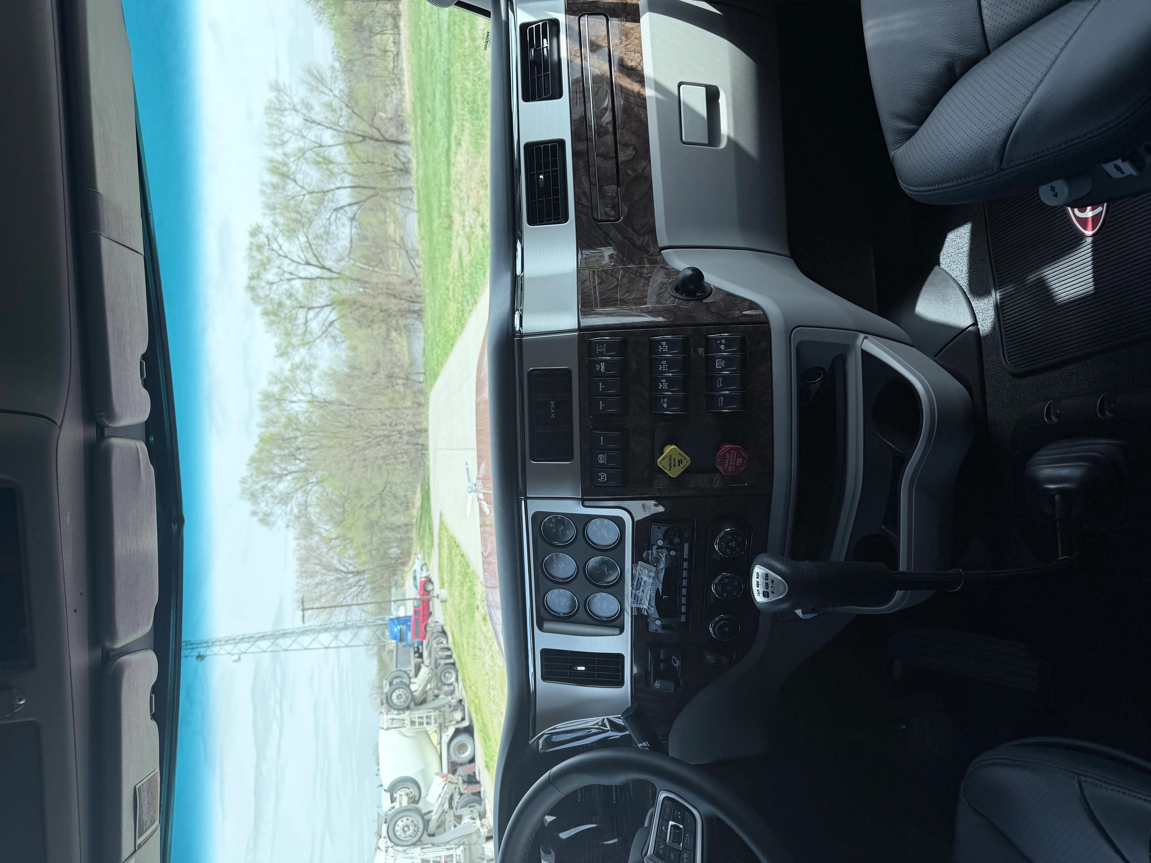 2027 Peterbilt 589 in NORFOLK, NE — photo 10
