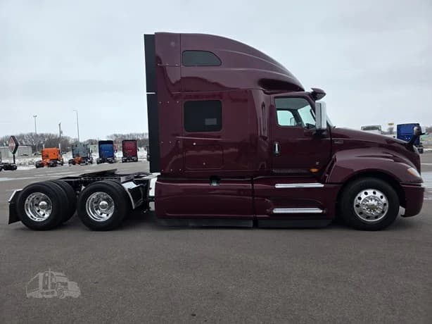 2023 International LT in MN — photo 6