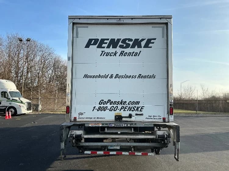 2022 Freightliner M2 106 in Indianapolis, IN — photo 7