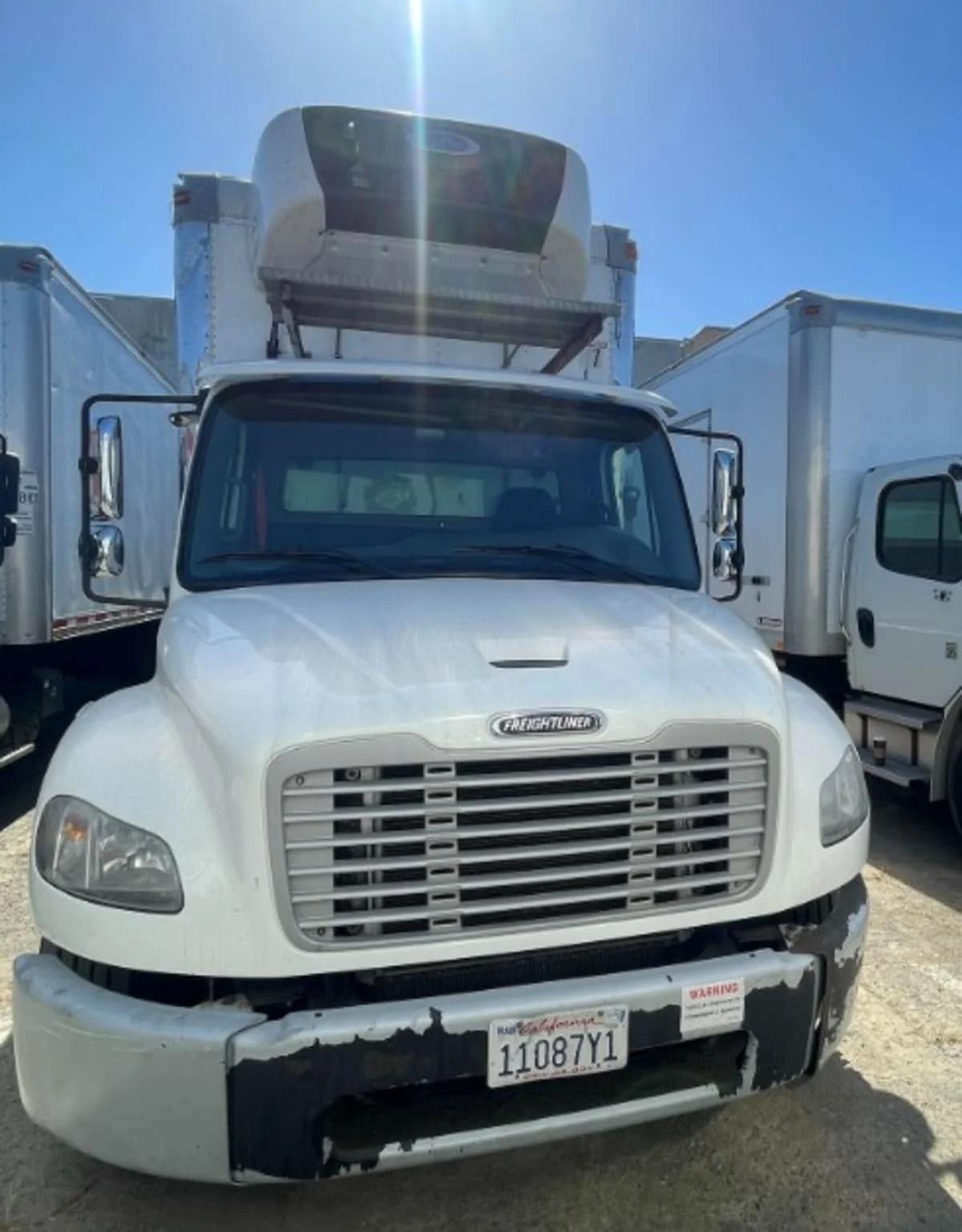 2016 Freightliner M2 106 in Hayward, CA — photo 2