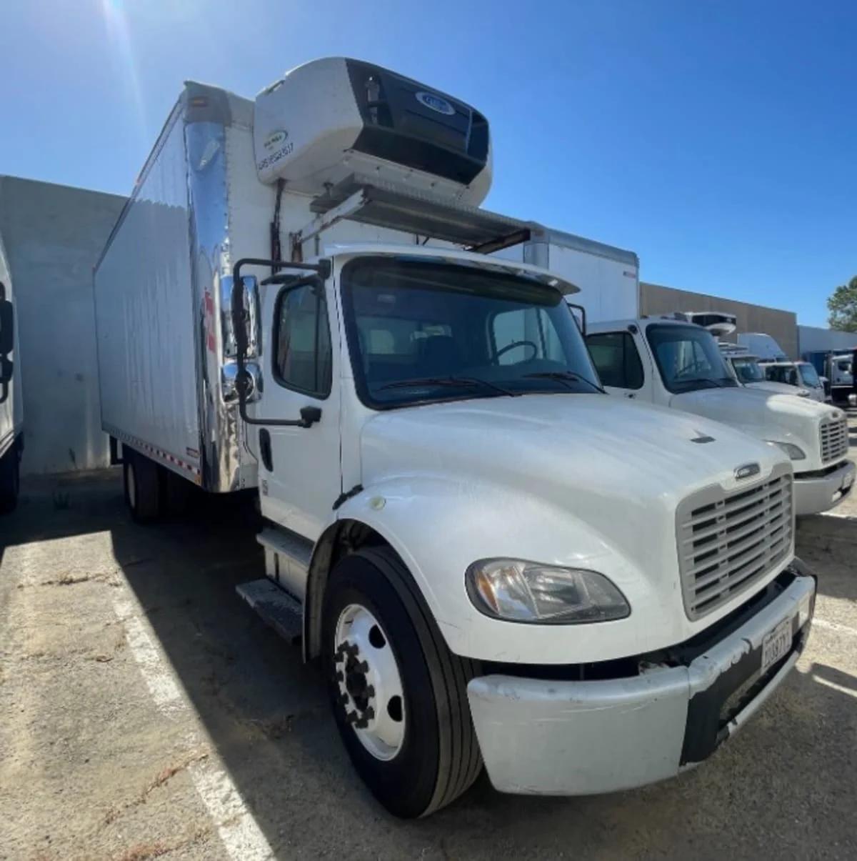 2016 Freightliner M2 106 in Hayward, CA — photo 3