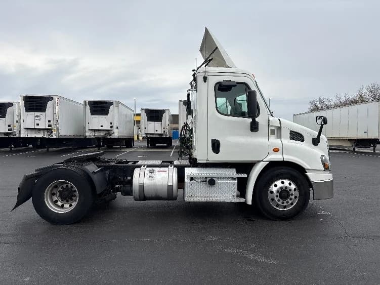 2020 Freightliner Cascadia in Swedesboro, NJ — photo 8