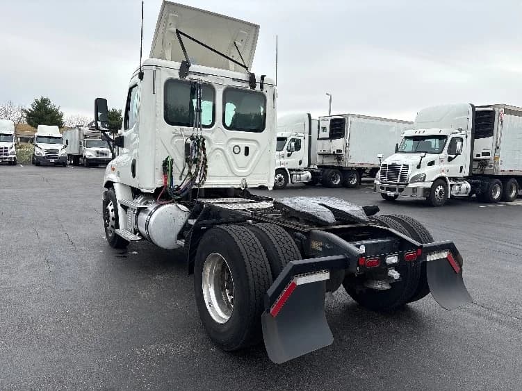 2020 Freightliner Cascadia in Swedesboro, NJ — photo 5