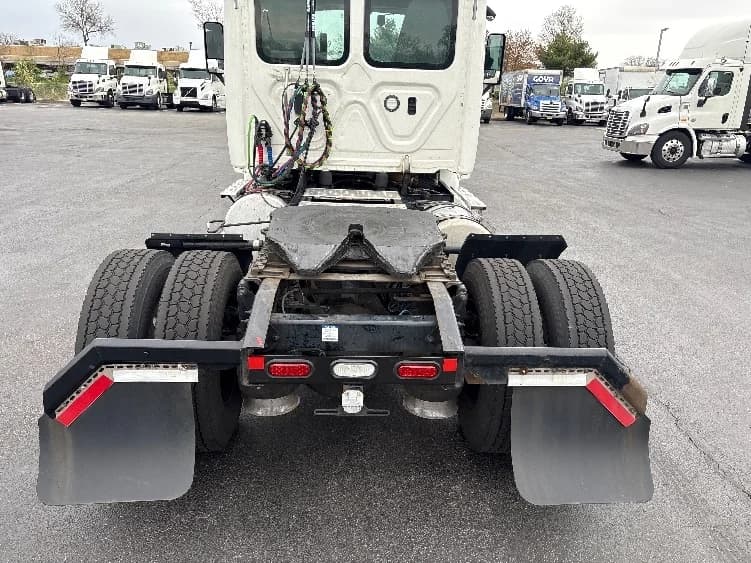 2020 Freightliner Cascadia in Swedesboro, NJ — photo 6