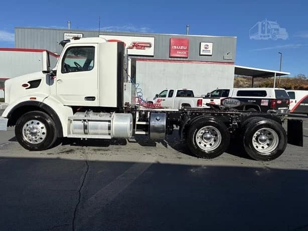 2024 Peterbilt 567 in Medford, OR — photo 2