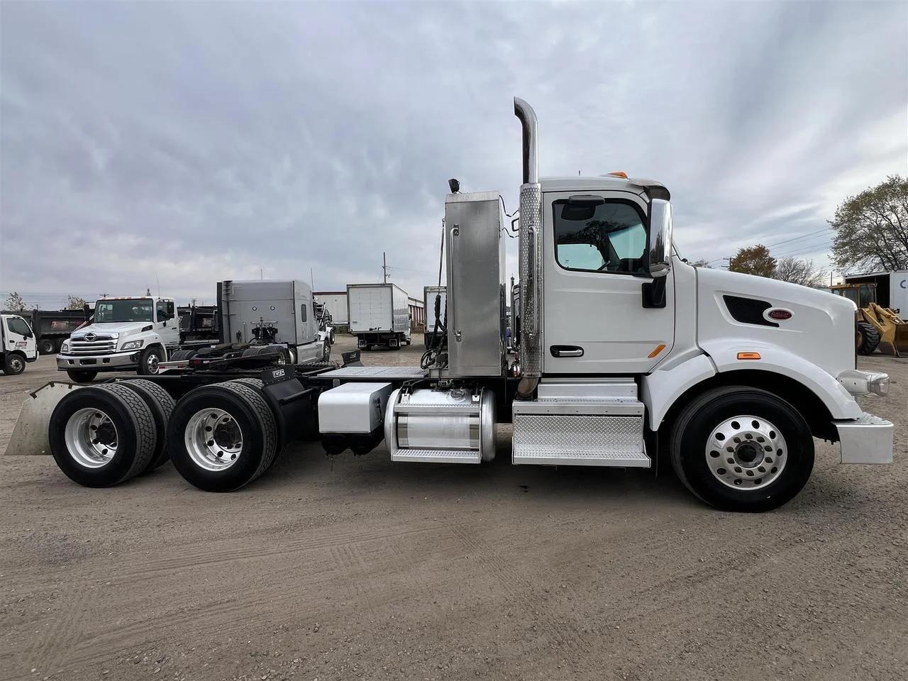 2021 Peterbilt 567 in Rochester, MN — photo 3