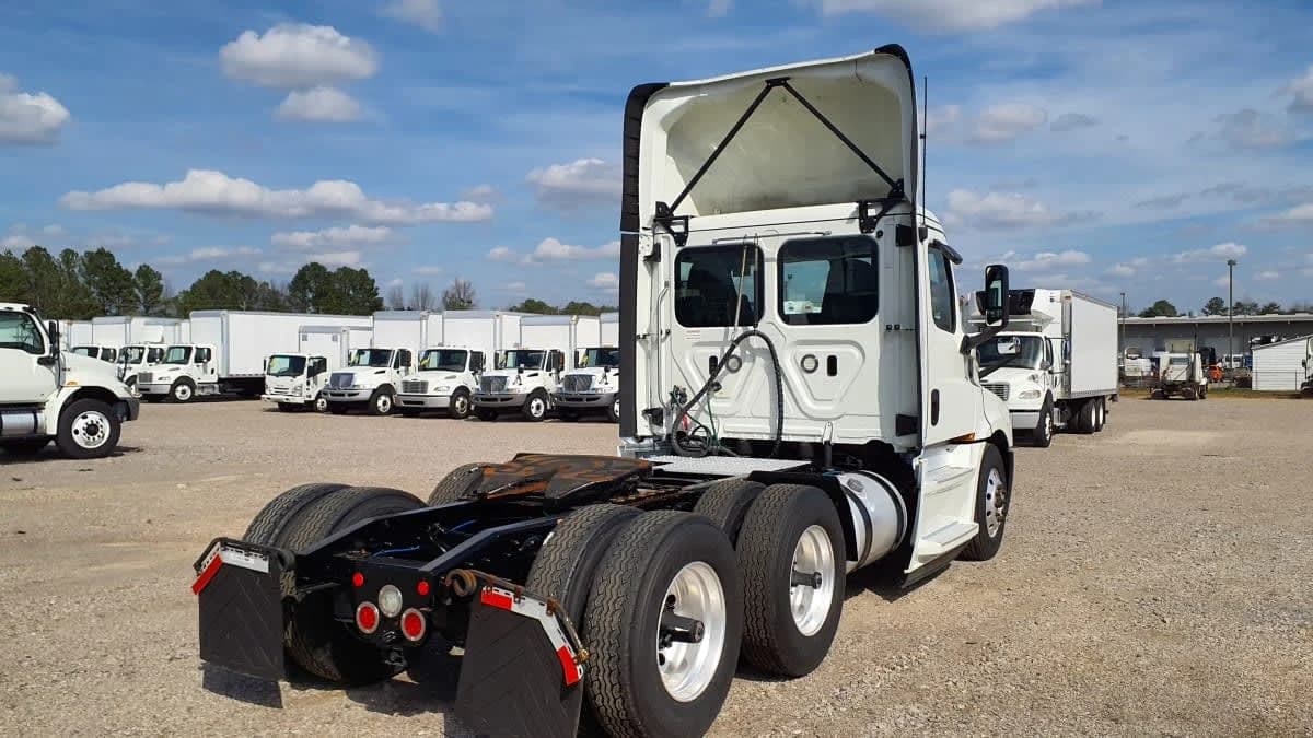 2019 Freightliner Cascadia in Birmingham, AL — photo 4