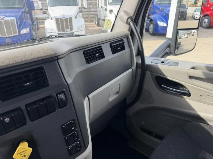 2019 Peterbilt 579 — photo 29