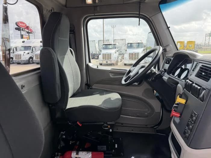2019 Peterbilt 579 — photo 24