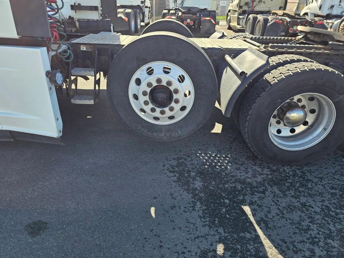 2020 Freightliner Cascadia in Tacoma, WA — photo 10