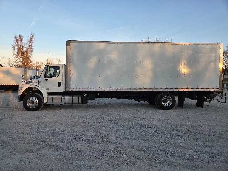 2021 Freightliner M2 106 in Akron, OH — photo 3
