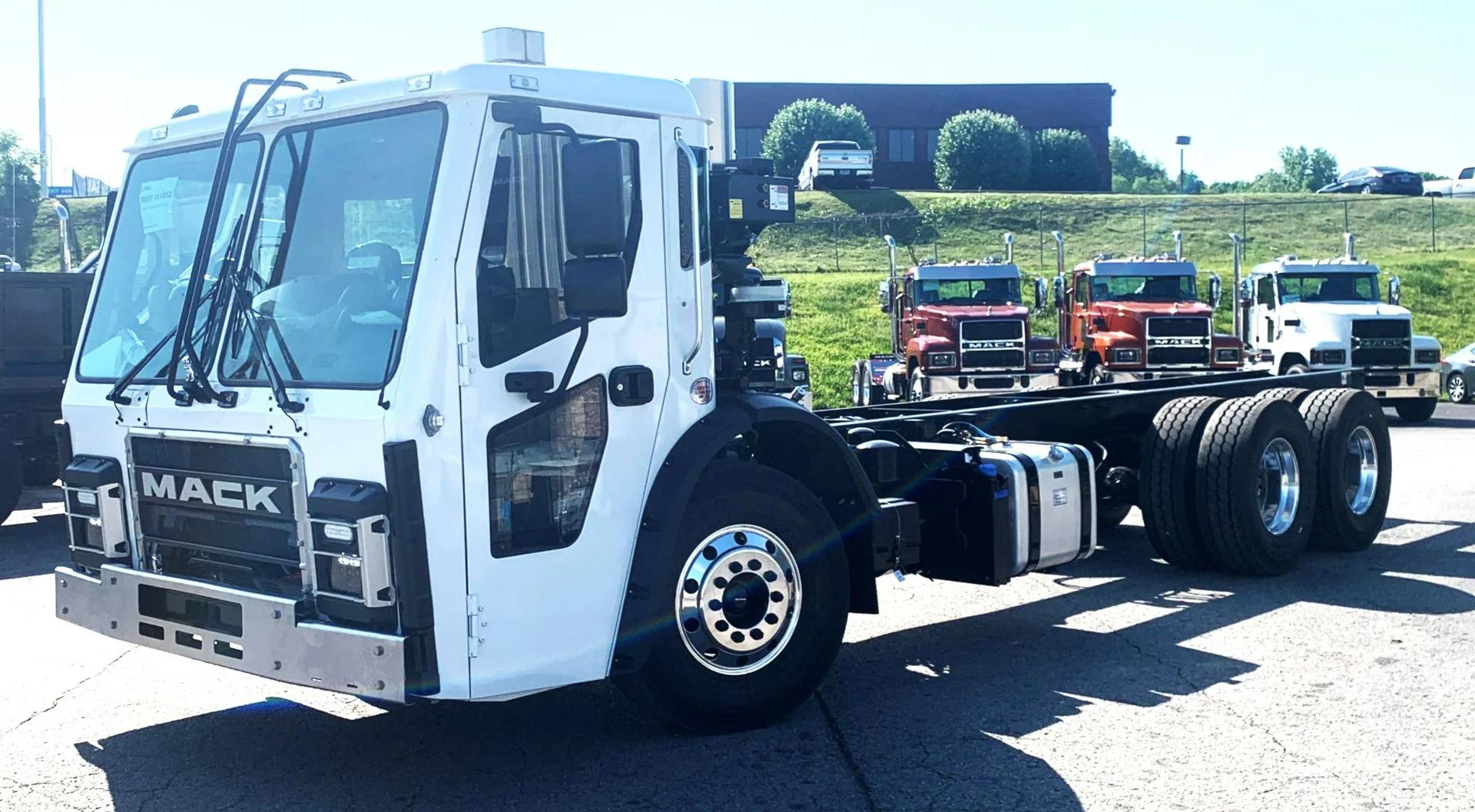 2026 Mack LR in La Vergne, TN — photo 5